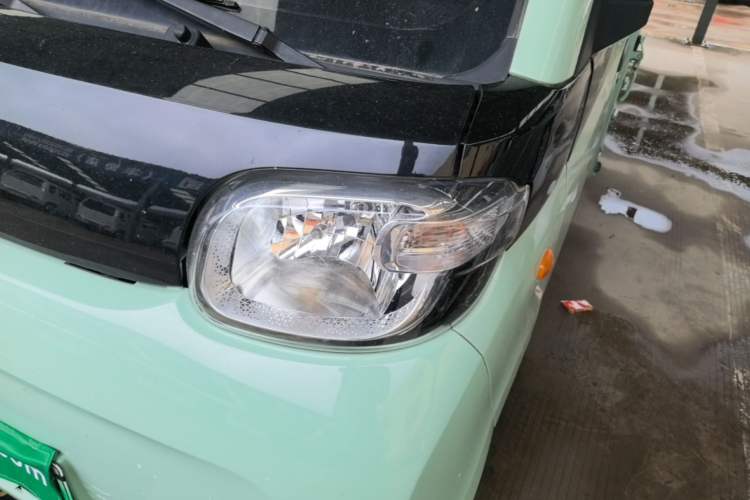 Used REACH MINI Truck 2025 Model 150 km Flatbed—Aggressive Edition Left Front Headlight