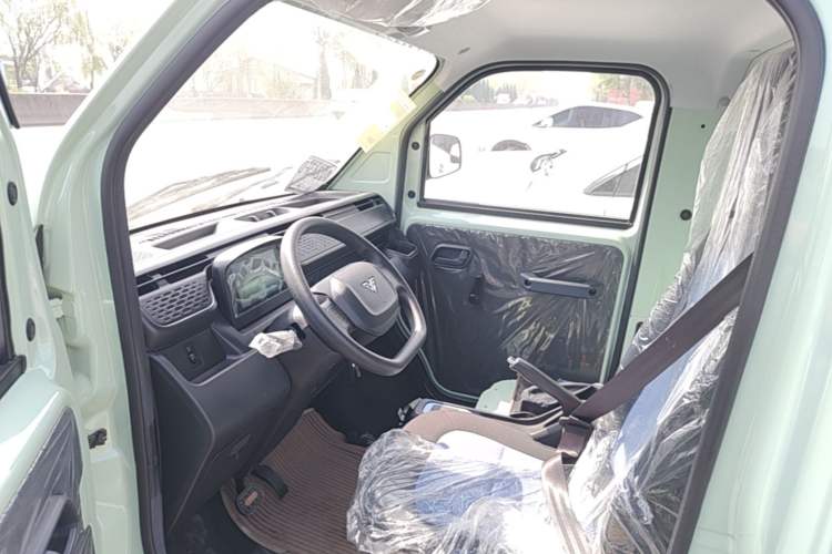Used REACH MINI Truck 2025 Model 150 km Flatbed—Striving Type Left Front Seat