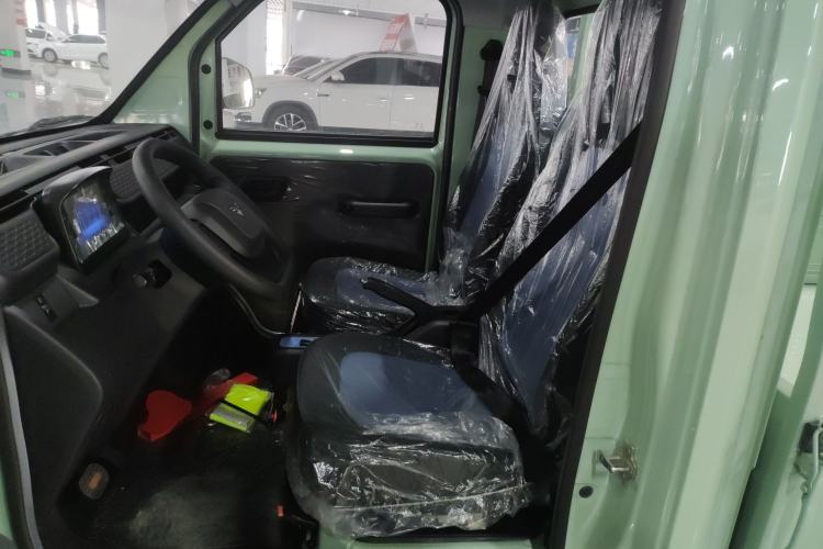 Used REACH MINI Truck 2025 Model 150 km Flatbed—Aggressive Edition Left Front Seat
