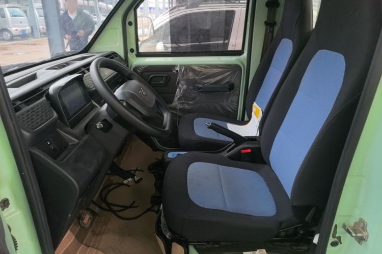 Used REACH MINI Truck 2025 Model 150 km Flatbed—Aggressive Edition Left Front Seat