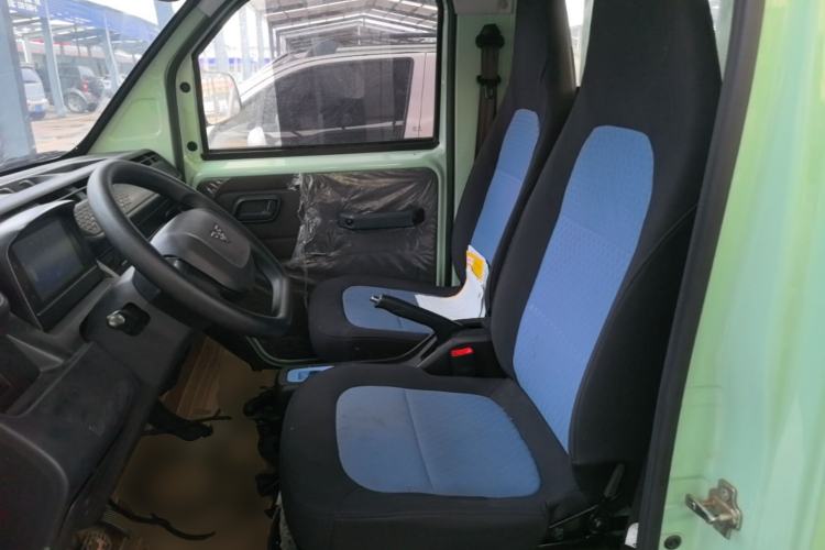 Used REACH MINI Truck 2025 Model 150 km Flatbed—Aggressive Edition Left Rear Seat