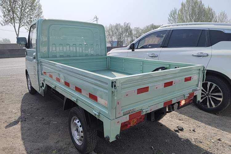 Used REACH MINI Truck 2025 Model 150 km Flatbed—Striving Type Rear Left 45 Deg