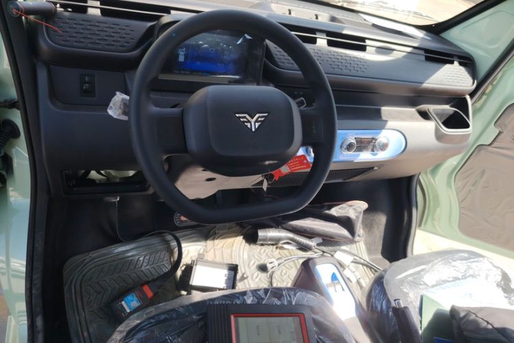 Used REACH MINI Truck 2025 Model 150 km Flatbed—Striving Type Steering Wheel