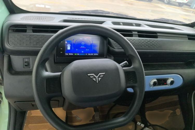 Used REACH MINI Truck 2025 Model 150 km Flatbed—Aggressive Edition Steering Wheel