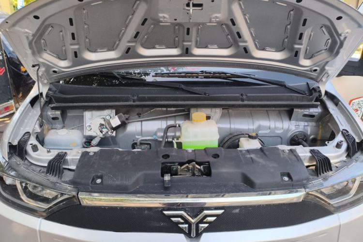Used REACH Small Truck 2025 Model 3.8-meter Single-Row Pure Electric Flatbed Truck, 55.06 kWh—Comfort Edition Engine Bay