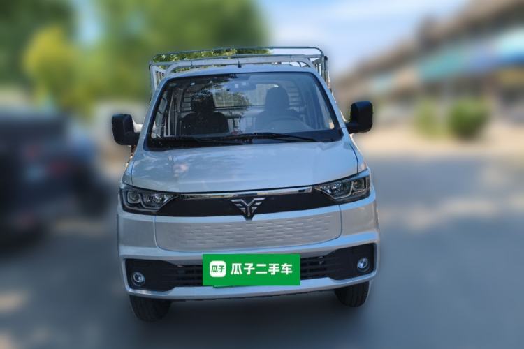 Used REACH Small Truck 2025 Model 3.8-meter Single-Row Pure Electric Flatbed Truck, 55.06 kWh—Comfort Edition Front