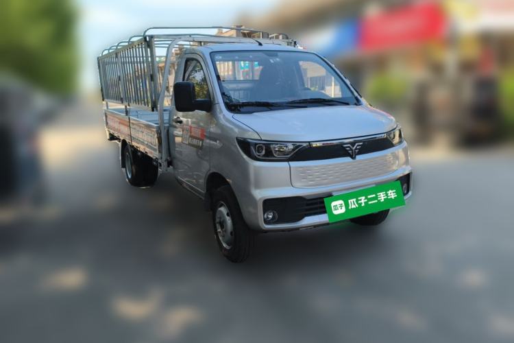 Used REACH Small Truck 2025 Model 3.8-meter Single-Row Pure Electric Flatbed Truck, 55.06 kWh—Comfort Edition Front Right 45 Deg