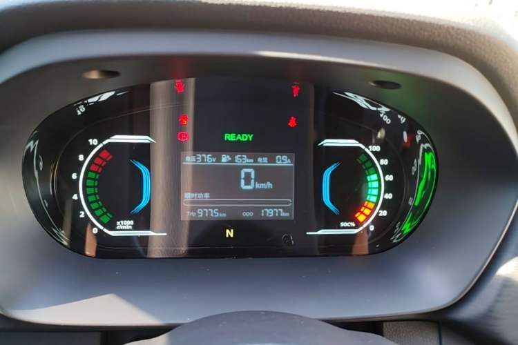 Used REACH Small Truck 2025 Model 3.8-meter Single-Row Pure Electric Box Truck, 55.06 kWh—Flagship Edition Instrument Cluster