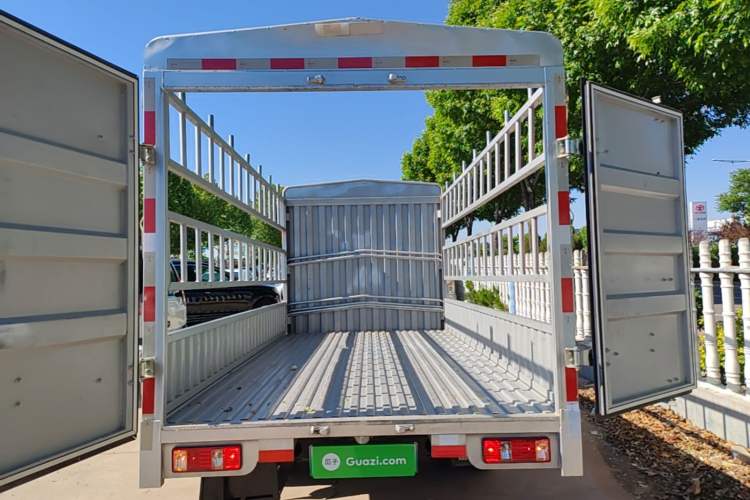 Used REACH Small Truck 2025 Model 3.8-meter Single-Row Pure Electric Box Truck, 55.06 kWh—Flagship Edition Trunk