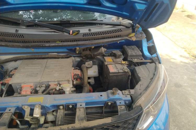 Used Red Star Shanshan X2 2018 Starlight 300 Engine Bay Left