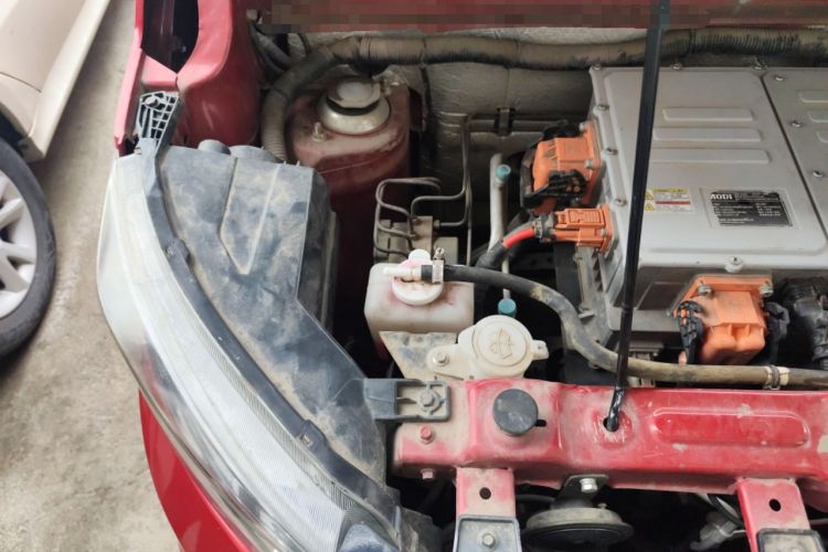 Used Red Star Shanshan X2 2018 Starlight 300 Engine Bay Right