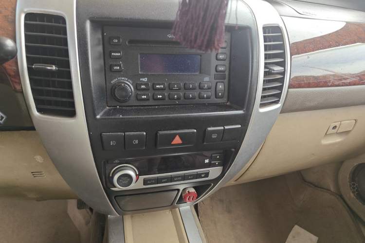 Used RELY V5 2012 1.8L Manual Comfort Version Audio And AC Panel