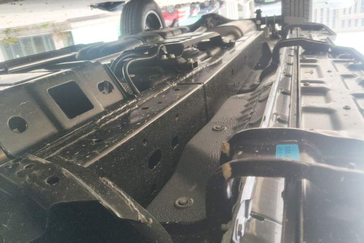 Used RELY Venucia R08 2025 Model 2.3T 6MT 2WD Diesel Long Box Exclusive Edition Chassis Front Right