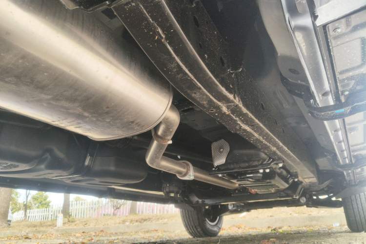 Used RELY Venucia R08 2025 Model 2.3T 6MT 2WD Diesel Long Box Exclusive Edition Chassis Rear Right