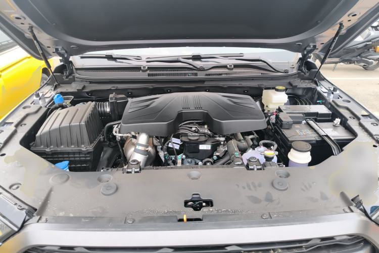 Used RELY Venucia R08 2025 Model 2.3T 8AT 2WD Diesel Long Box Trail Edition Engine Bay