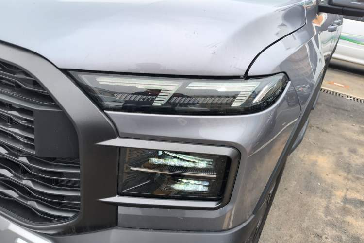 Used RELY Venucia R08 2025 Model 2.3T 8AT 2WD Diesel Long Box Trail Edition Left Front Headlight