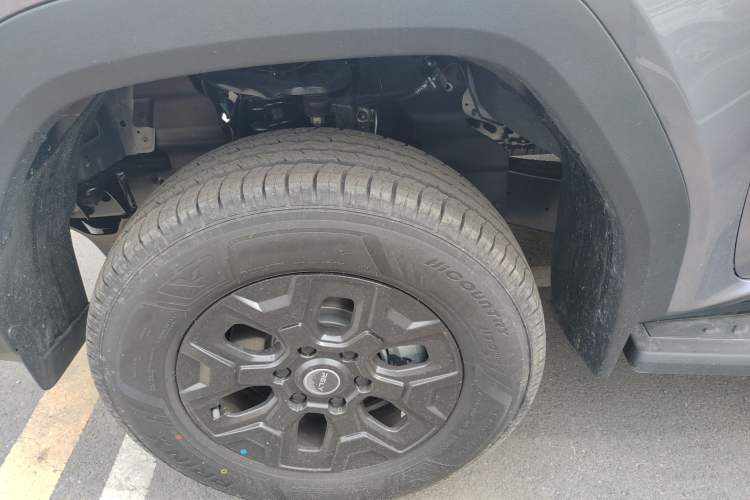 Used RELY Venucia R08 2025 Model 2.3T 8AT 2WD Diesel Long Box Trail Edition Left Front Wheel Hub