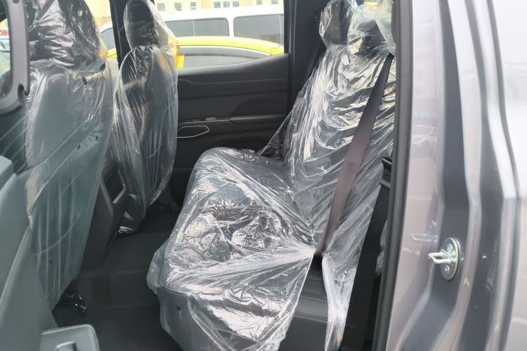 Used RELY Venucia R08 2025 Model 2.3T 8AT 2WD Diesel Long Box Trail Edition Left Rear Seat