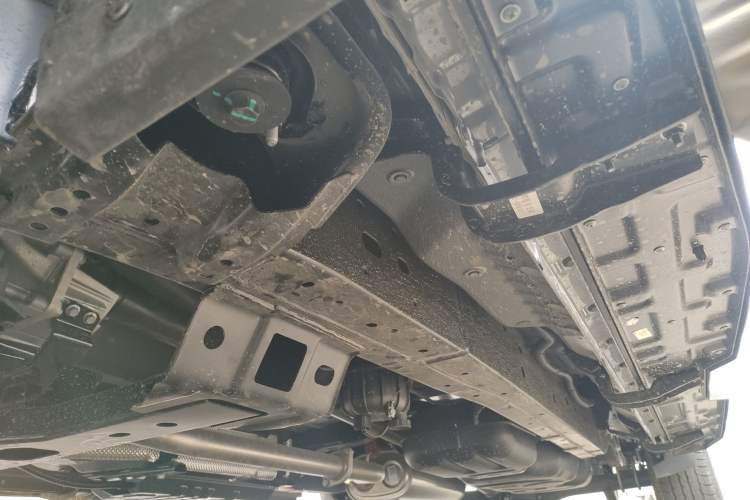 Used RELY Venucia R08 2025 Model 2.3T 8AT 2WD Diesel Long Box Trail Edition Left Side Sill