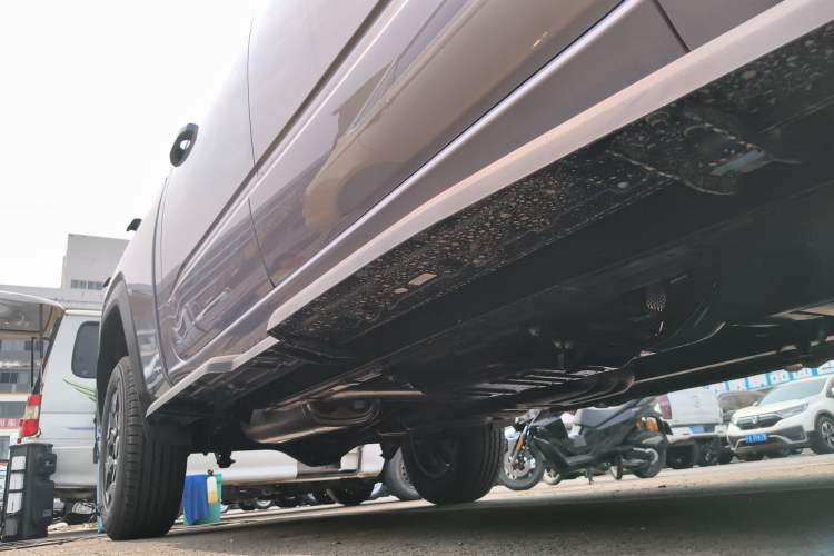 Used RELY Venucia R08 2025 Model 2.3T 8AT 2WD Diesel Long Box Trail Edition Right Side Sill