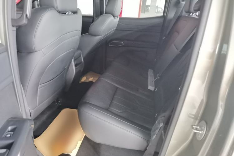 Used RELY Venucia R08 2025 Model 2.3T 8AT 2WD Diesel Long Box Trail Edition Left Rear Seat