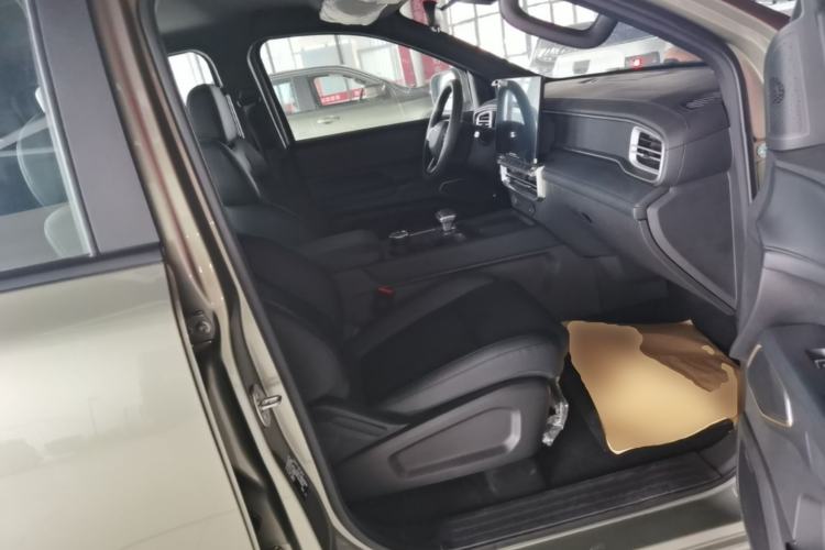 Used RELY Venucia R08 2025 Model 2.3T 8AT 2WD Diesel Long Box Trail Edition Right Front Seat
