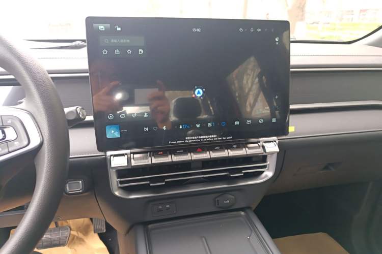 Used RELY Venucia R08 2025 Model 2.3T 8AT 4WD Diesel Standard Box Trail Edition Audio And AC Panel