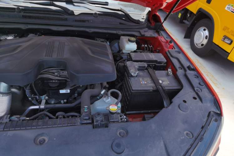 Used RELY Venucia R08 2025 Model 2.3T 8AT 4WD Diesel Standard Box Dream Edition Engine Bay Left