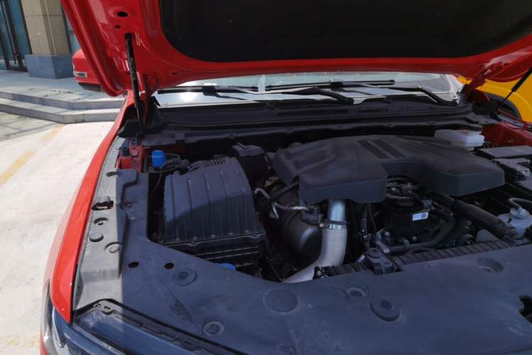 Used RELY Venucia R08 2025 Model 2.3T 8AT 4WD Diesel Standard Box Dream Edition Engine Bay Right