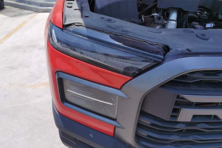Used RELY Venucia R08 2025 Model 2.3T 8AT 4WD Diesel Standard Box Dream Edition Right Front Headlight