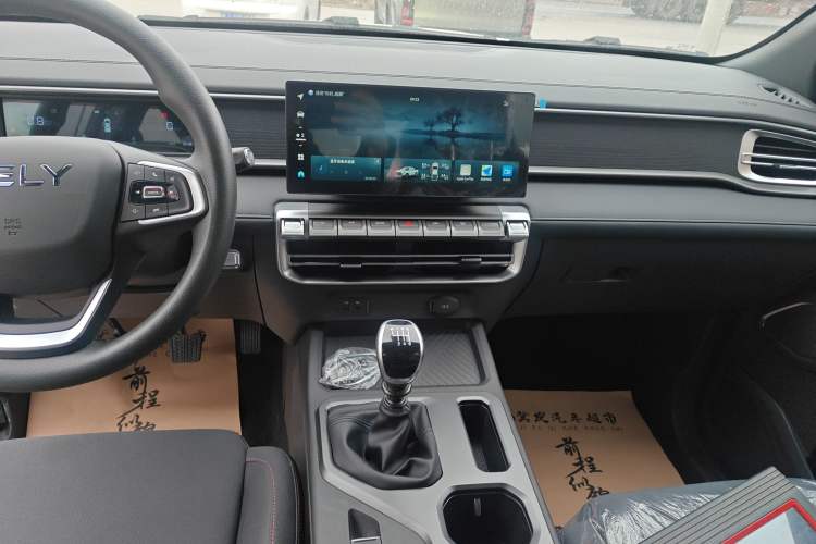 Used RELY Venucia R08 2025 Model 2.3T 6MT 2WD Diesel Long Box Exclusive Edition Audio And AC Panel