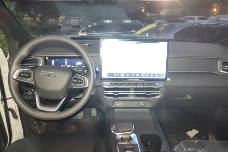 Used RELY Venucia R08 2025 Model 2.3T 8AT 4WD Diesel Long Box Trail Edition Center Console