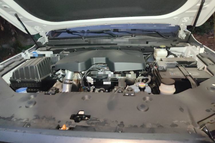 Used RELY Venucia R08 2025 Model 2.3T 8AT 4WD Diesel Long Box Trail Edition Engine Bay