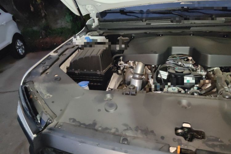 Used RELY Venucia R08 2025 Model 2.3T 8AT 4WD Diesel Long Box Trail Edition Engine Bay Right