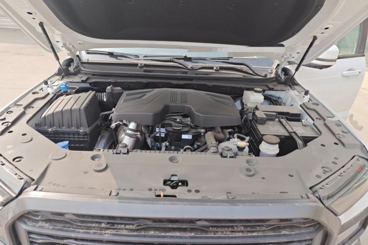 Used RELY Venucia R08 2025 Model 2.3T 8AT 2WD Diesel Long Cab Mountain & Sea Edition Engine Bay