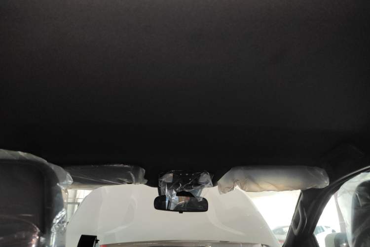 Used RELY Venucia R08 2025 Model 2.3T 8AT 2WD Diesel Long Box Trail Edition Headliner