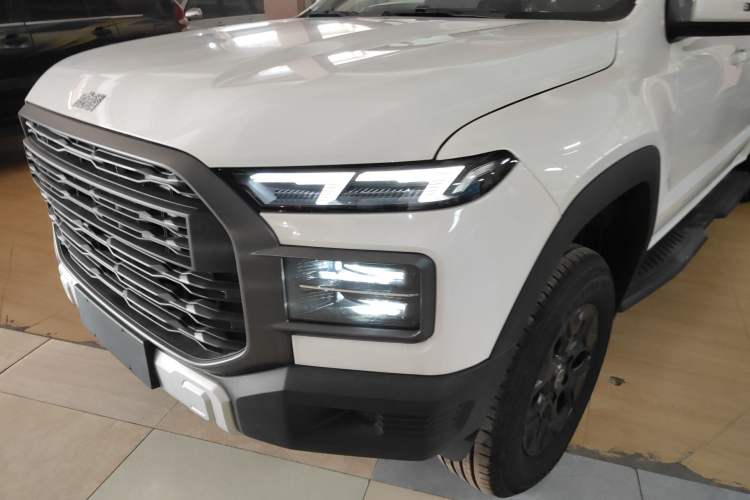Used RELY Venucia R08 2025 Model 2.3T 8AT 2WD Diesel Long Box Trail Edition Left Front Headlight