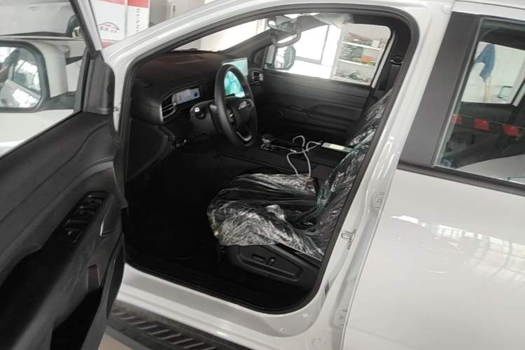 Used RELY Venucia R08 2025 Model 2.3T 8AT 2WD Diesel Long Box Trail Edition Left Front Seat