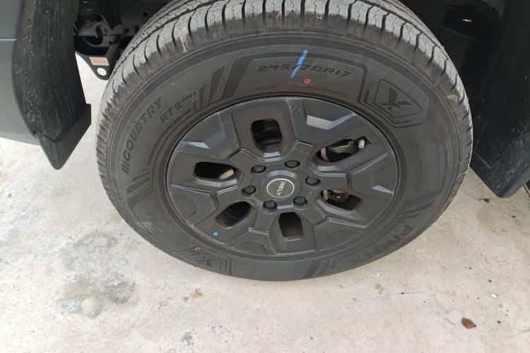 Used RELY Venucia R08 2025 Model 2.3T 8AT 2WD Diesel Long Box Trail Edition Left Front Wheel Hub