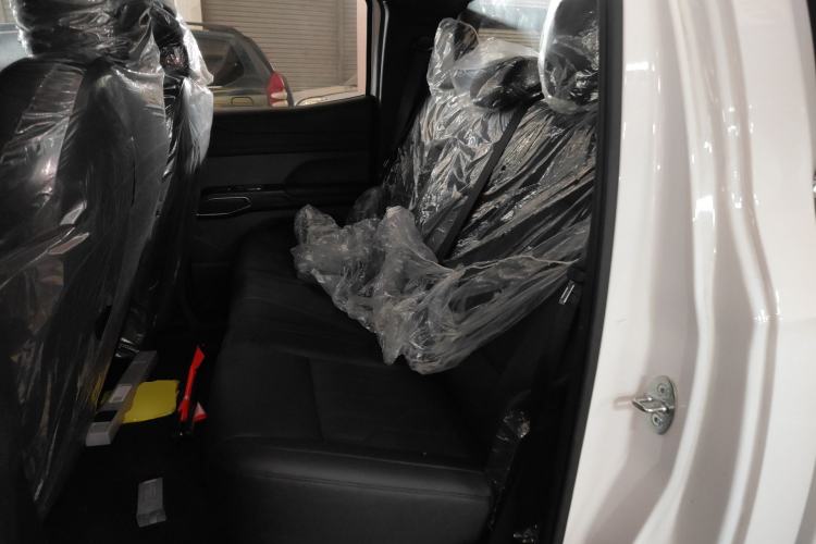 Used RELY Venucia R08 2025 Model 2.3T 8AT 2WD Diesel Long Box Trail Edition Left Rear Seat