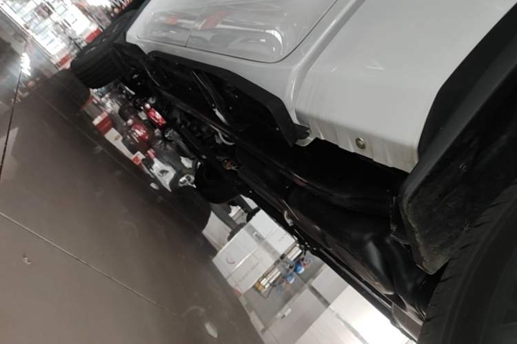 Used RELY Venucia R08 2025 Model 2.3T 8AT 2WD Diesel Long Box Trail Edition Left Side Sill