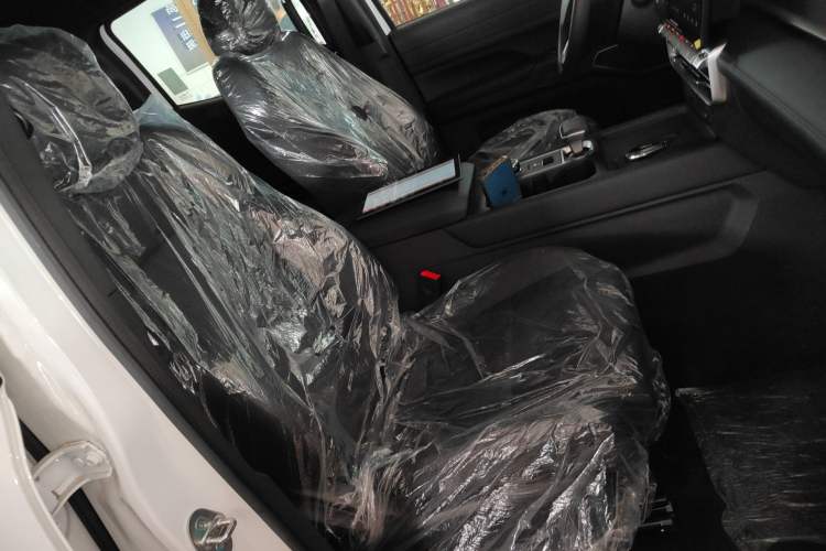 Used RELY Venucia R08 2025 Model 2.3T 8AT 2WD Diesel Long Box Trail Edition Right Front Seat