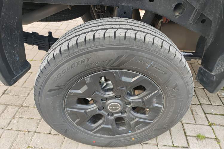 Used RELY Venucia R08 2025 Model 2.3T 8AT 2WD Diesel Long Box Trail Edition Right Rear Wheel Hub