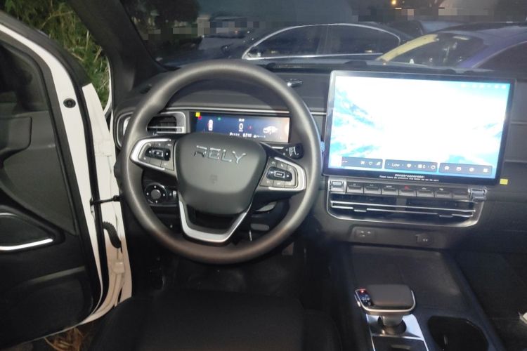 Used RELY Venucia R08 2025 Model 2.3T 8AT 4WD Diesel Long Box Trail Edition Steering Wheel
