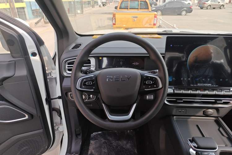 Used RELY Venucia R08 2025 Model 2.3T 8AT 2WD Diesel Long Cab Mountain & Sea Edition Steering Wheel