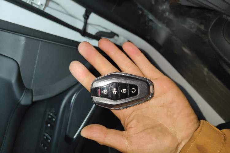Used RELY Venucia R08 2025 Model 2.3T 8AT 4WD Diesel Long Box Trail Edition Vehicle Key