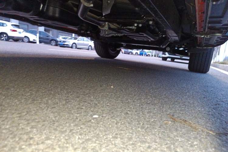 Used RELY Venucia R08 2025 Model 2.3T 8AT 4WD Diesel Standard Box Dream Edition Chassis Rear Right