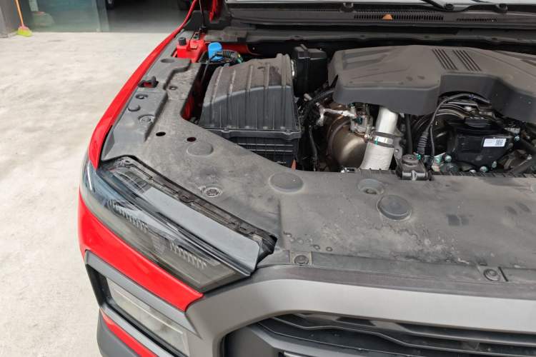 Used RELY Venucia R08 2025 Model 2.3T 8AT 4WD Diesel Standard Box Dream Edition Engine Bay Right