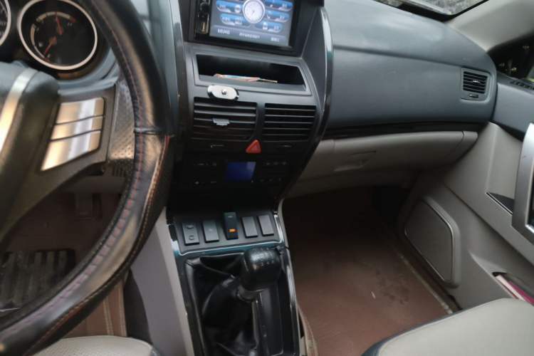 Used RELY X5 2011 2.0T Four-Wheel Drive Elite Version Audio And AC Panel