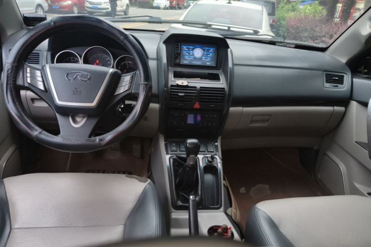 Used RELY X5 2011 2.0T Four-Wheel Drive Elite Version Center Console